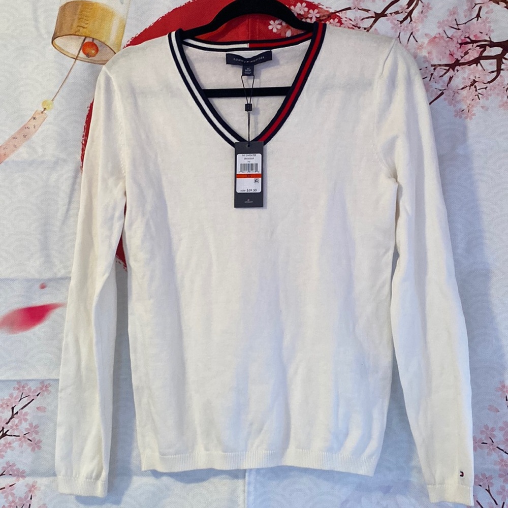 •TOMMY HILFIGER • WHITE V NECK SWEATER XS LONG SLEEVE
